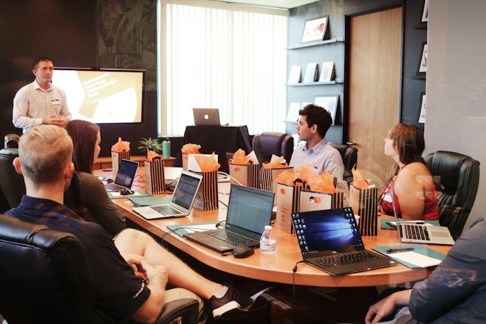 B2B team meeting